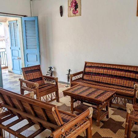 Chambres D'Hotes - Chez Mama Sedjro Porto-Novo Exterior photo