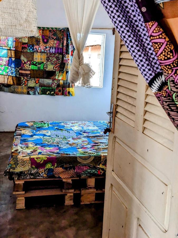 Chambres D'Hotes - Chez Mama Sedjro Porto-Novo Exterior photo