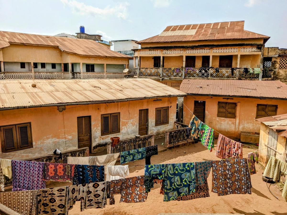 Chambres D'Hotes - Chez Mama Sedjro Porto-Novo Exterior photo